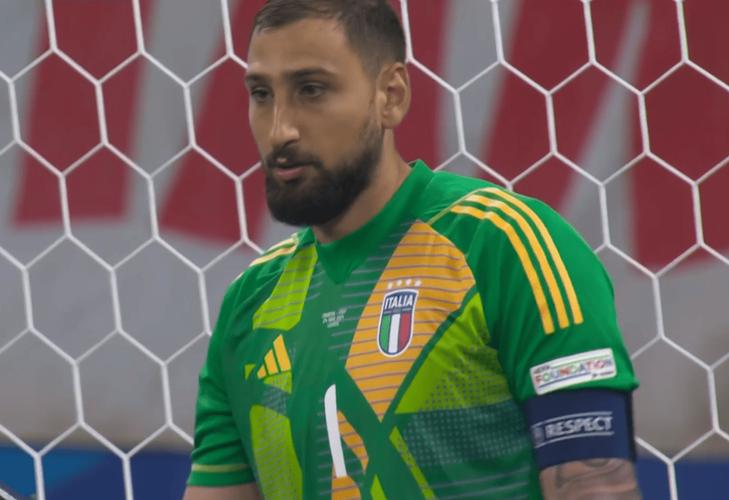 意大利足球的复兴之路，开云体育官网剖析原因。，意大利谁开球