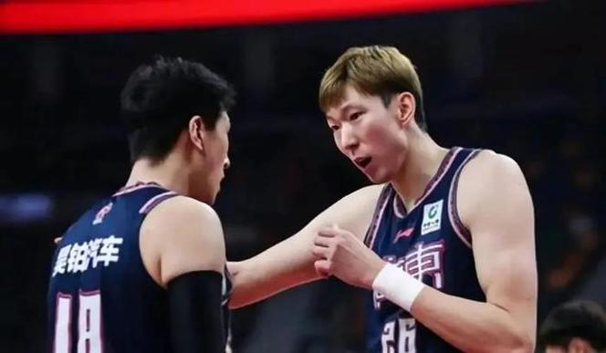 CBA 新赛季揭幕战打响在即,广东队能否续写辉煌?开云体育深度解读杜锋的战术调教与球员配合考验